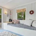 Дом отдыха Renovated Near Water And Nature Hojslev