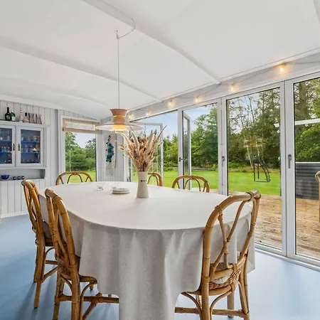 Feriehus Renovated Near Water And Nature Højslev