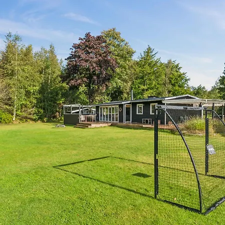 Renovated Near Water And Nature Semesterbostad