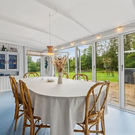Renovated Near Water And Nature 펜션 회예스레브