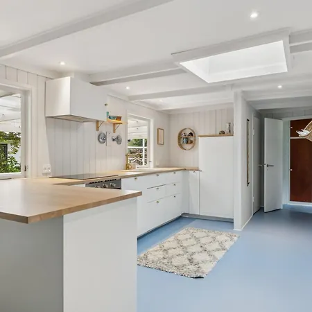 펜션 Renovated Near Water And Nature *