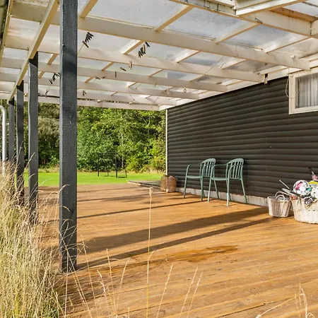 Renovated Near Water And Nature 회예스레브