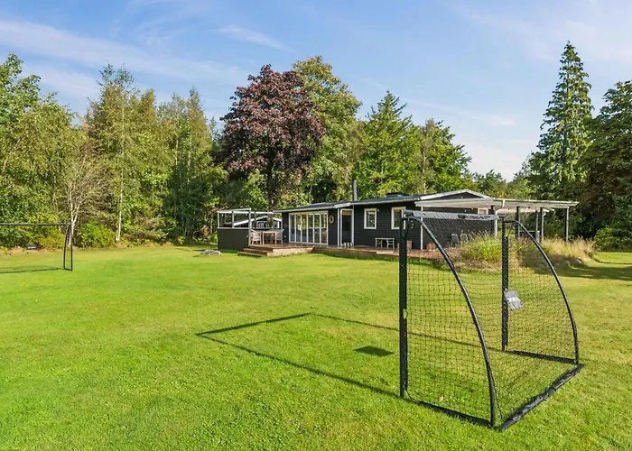 Renovated Near Water And Nature Semesterbostad