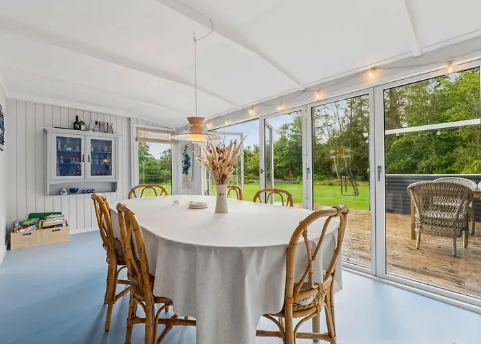 Semesterbostad Renovated Near Water And Nature