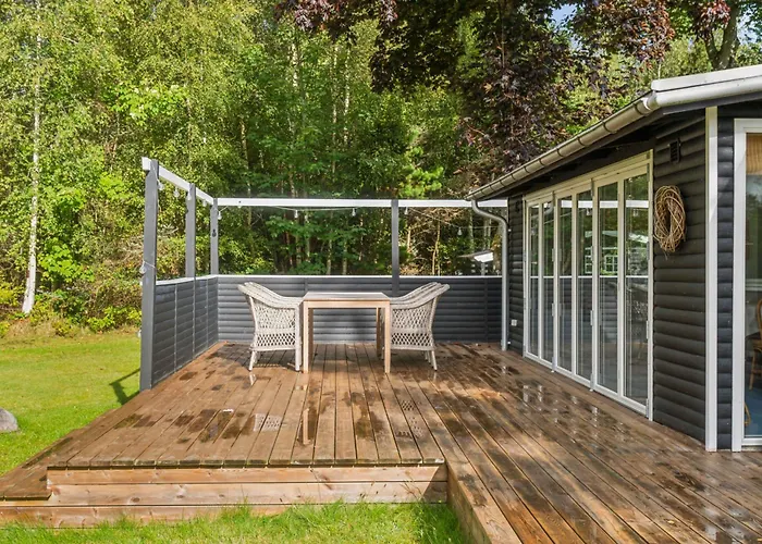 Renovated Near Water And Nature Semesterbostad *