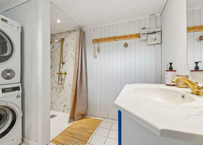 Renovated Near Water And Nature *