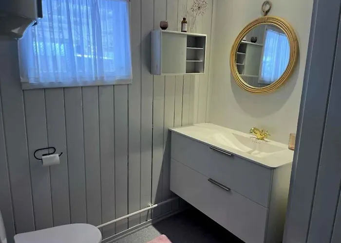 Renovated Near Water And Nature Semesterbostad